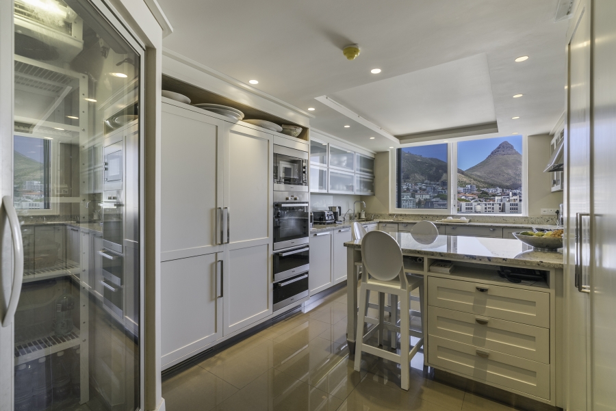 5 Bedroom Property for Sale in Mouille Point Western Cape